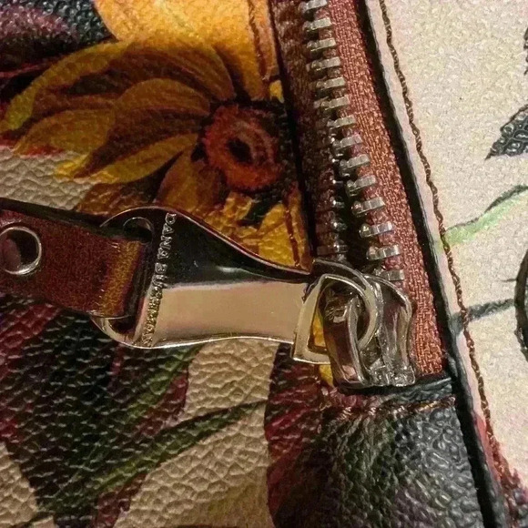 Dana Buchman Everly Crossbody - Picture 9 of 10